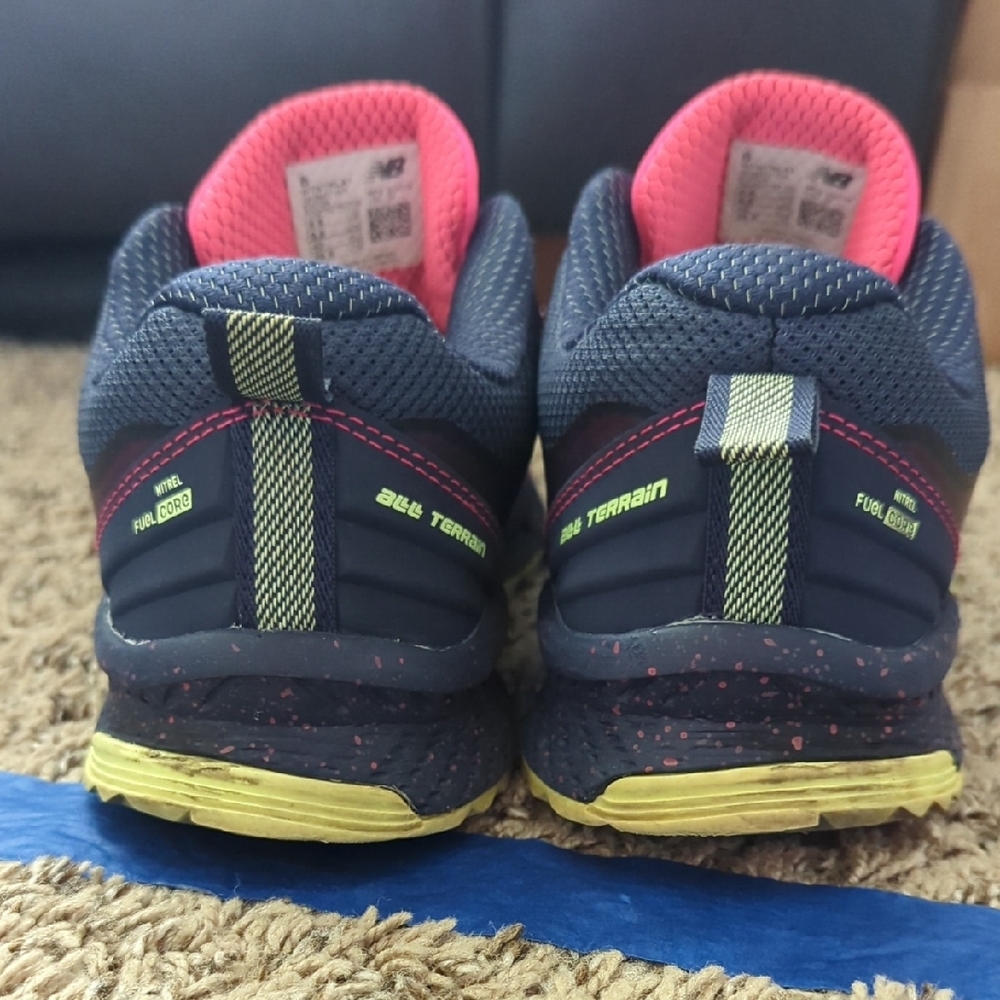 New Balance Women's Athletic Shoes in Pink and Navy - Picture 7 of 9